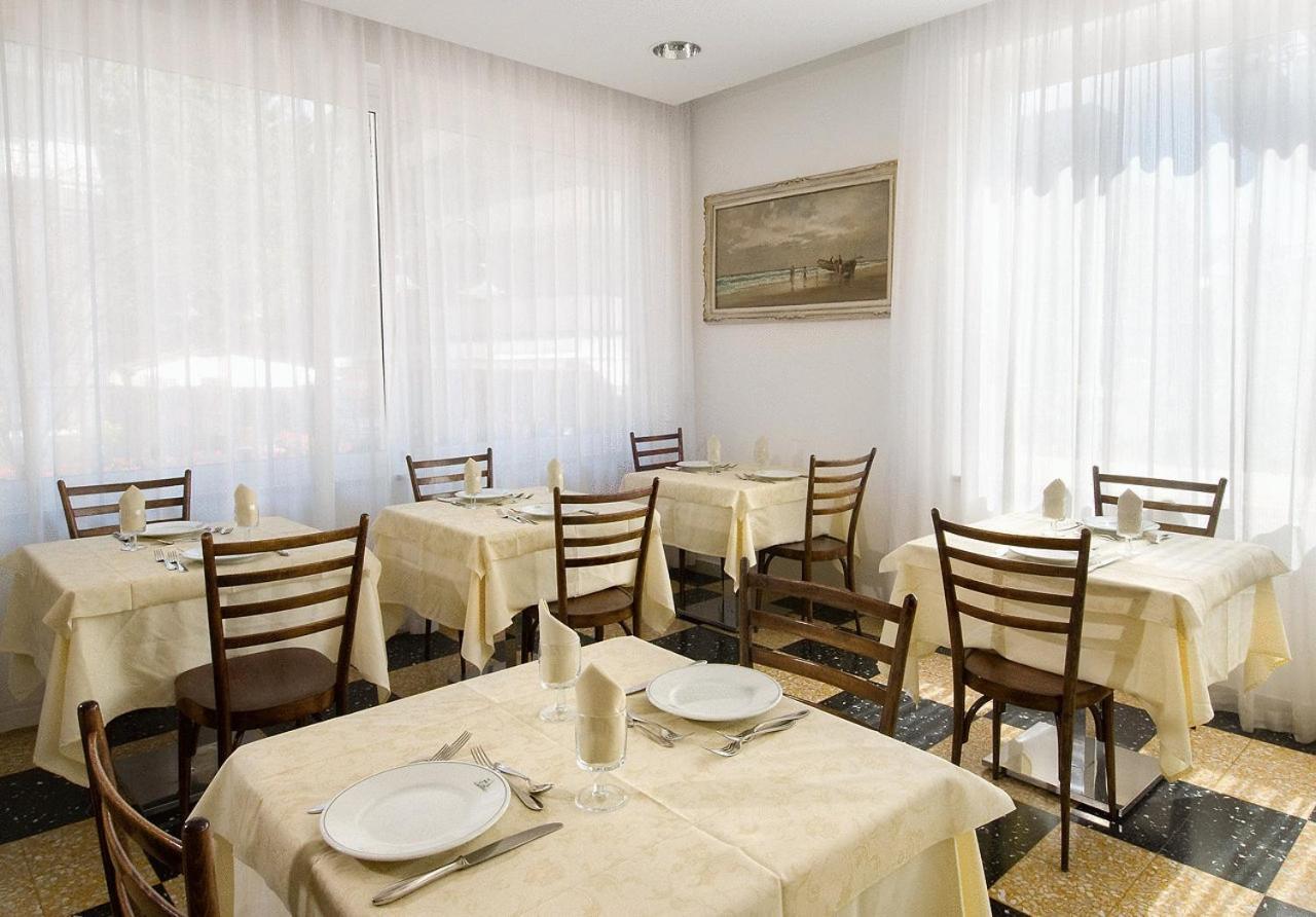 Hotel Belmar Cattolica Eksteriør bilde